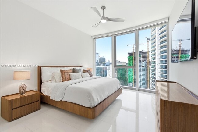 Building Photo - 300 Biscayne Blvd Way