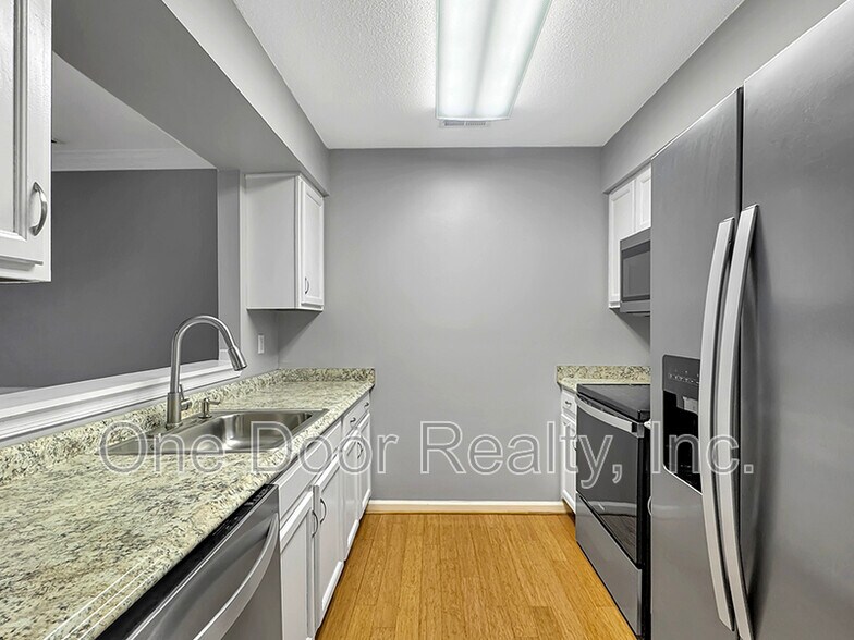 Building Photo - 805 Settlement Dr