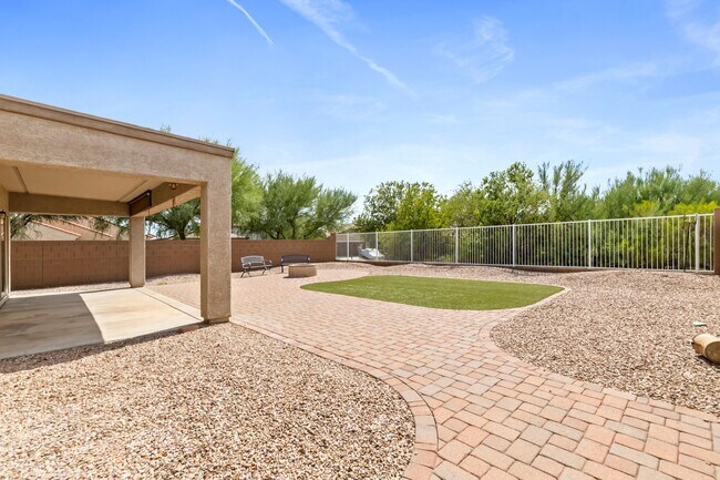 Building Photo - 5658 S Morning Shadows Dr