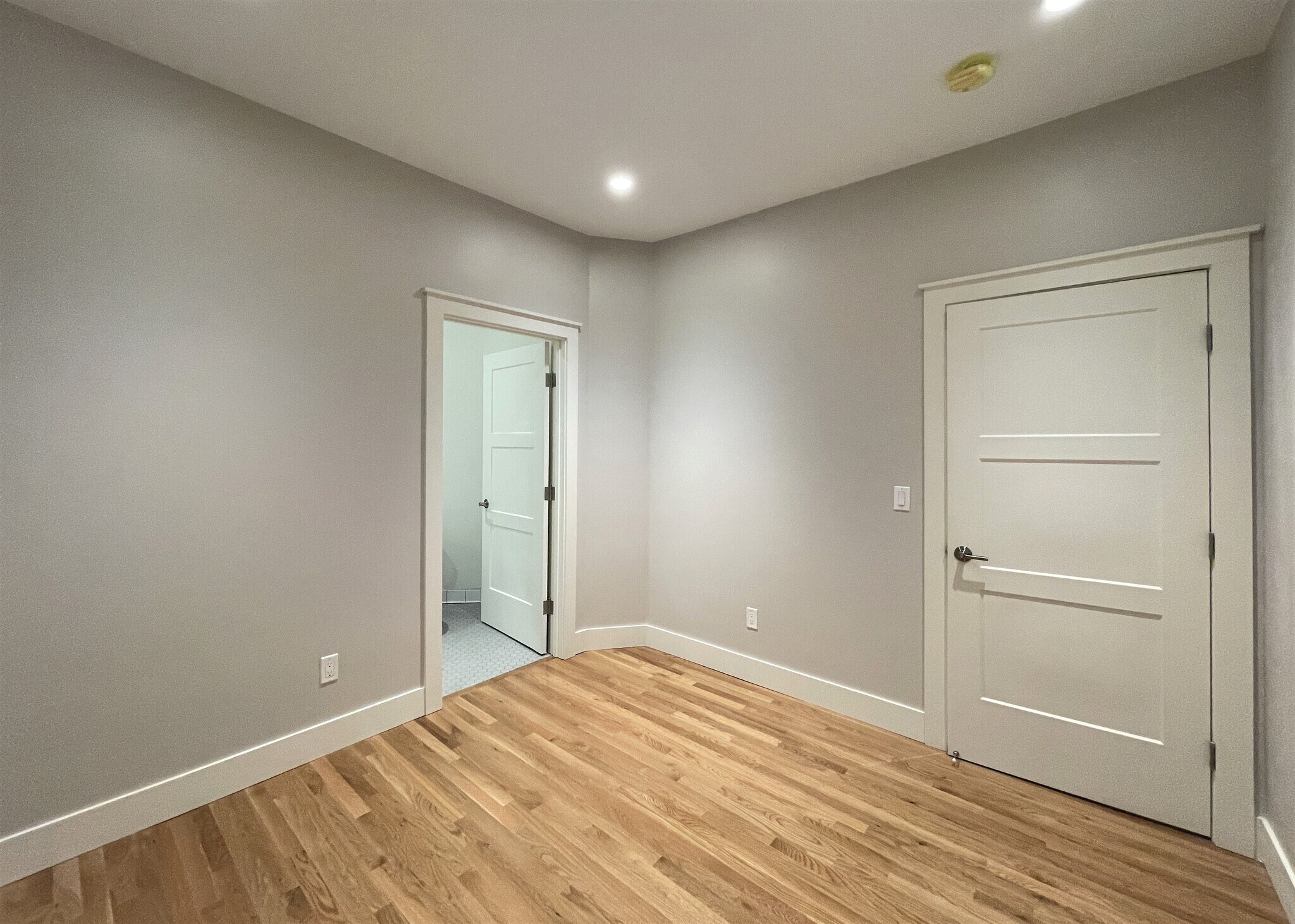 Building Photo - 70 Spring St