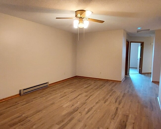 Building Photo - Nice 2 Bedroom 2 Bathroom Townhome in Some...