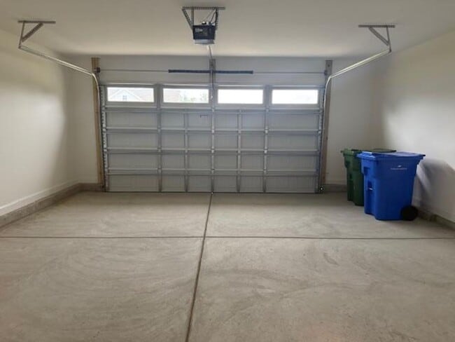 Building Photo - 1705 Pinecliff Ct