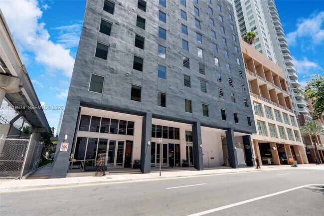 Building Photo - 227 NE 2nd St