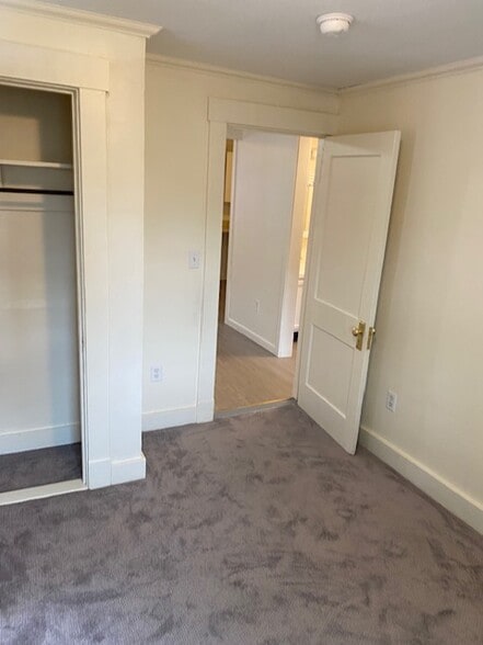 Building Photo - 28 Jackson St