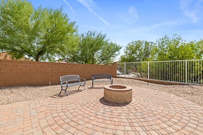 Building Photo - 5658 S Morning Shadows Dr
