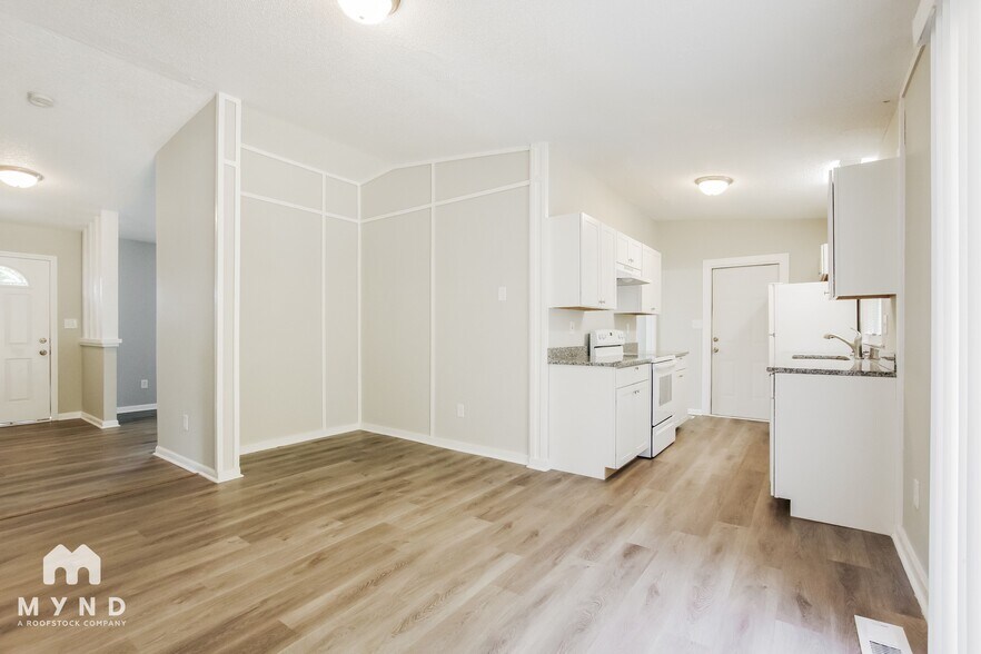 Building Photo - 1418 Gaston Way