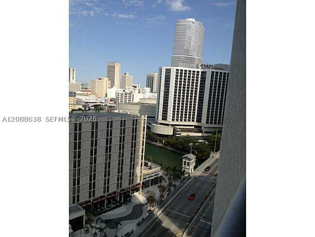 Building Photo - 485 Brickell Ave