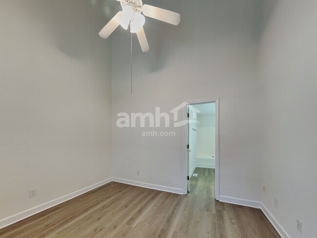 Building Photo - 5420 Springhouse Farm Rd