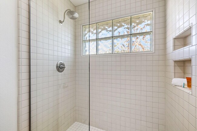 Building Photo - 55235 Laurel Valley
