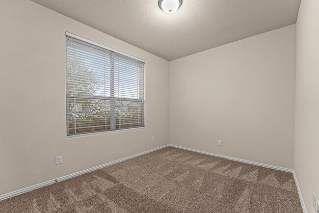 Building Photo - 6621 Hall of Fame Blvd