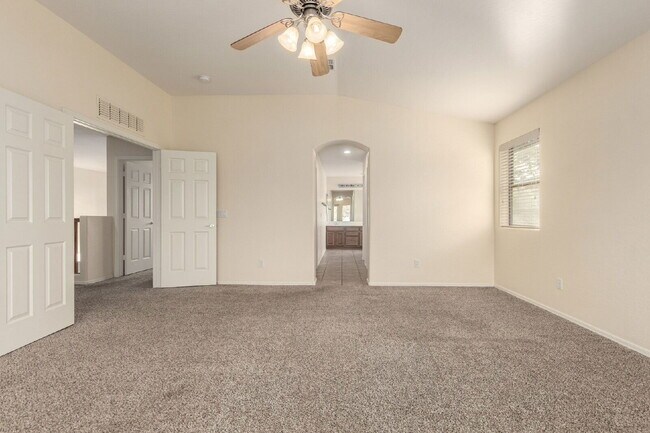 Building Photo - 4618 E Brilliant Sky Dr