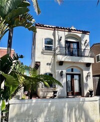 Building Photo - 323 13th St