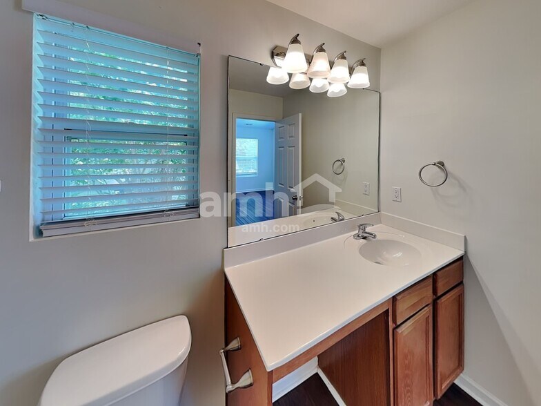 Building Photo - 15634 Lakepoint Forest Dr
