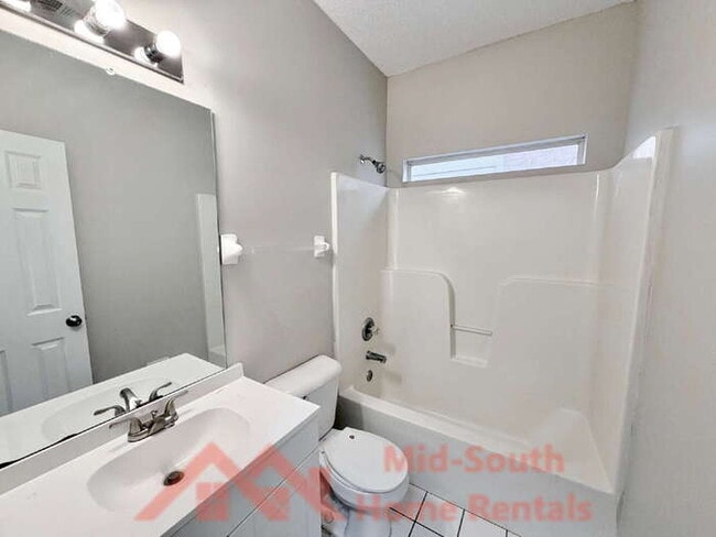 Building Photo - 2150 Berry Bush Ln