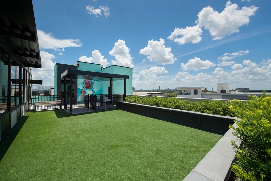 Building Photo - 1111 Shepherd Dr