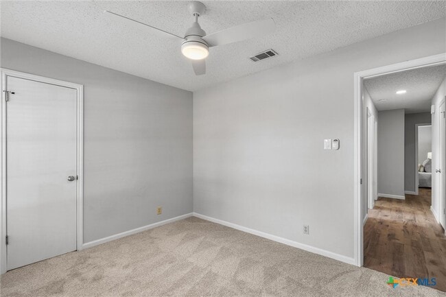 Building Photo - 101 N Kings Canyon Dr