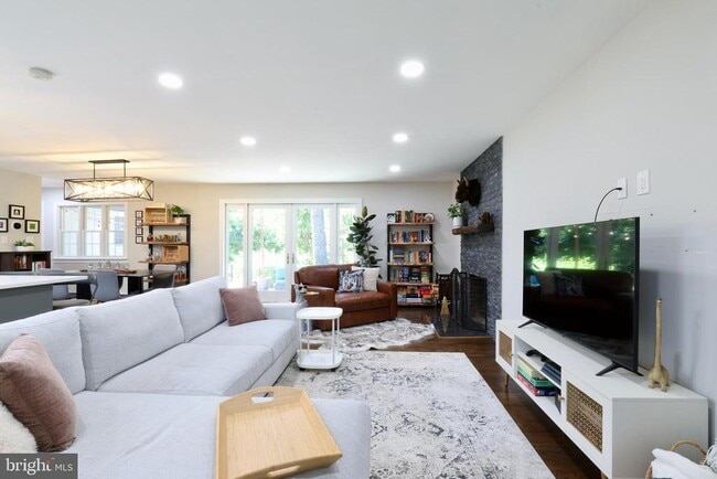 Building Photo - 4316 Brookside Dr