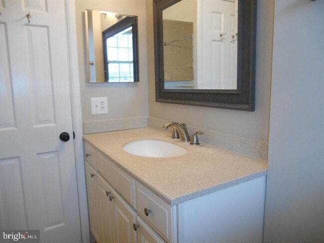 Building Photo - 3435 S Stafford St