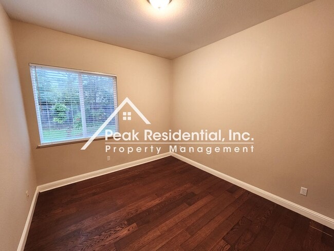 Building Photo - Spacious Folsom 4bd/3ba Home With 3 Car Garage!