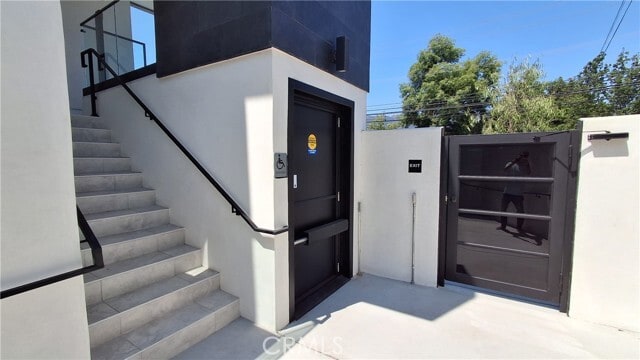Building Photo - 4036 Rosemont Ave