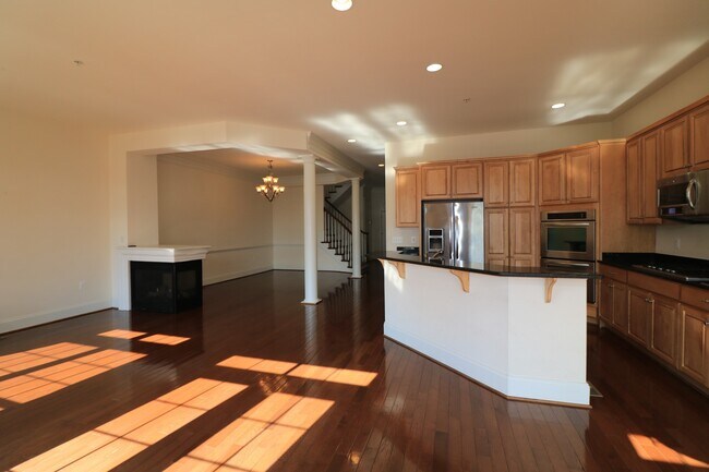 Building Photo - SHORT TERM LEASE AVAILABLE -- Luxury TH in Bethesda - 4 bed + 3.5 ba - Elevator TH in Gated commu...