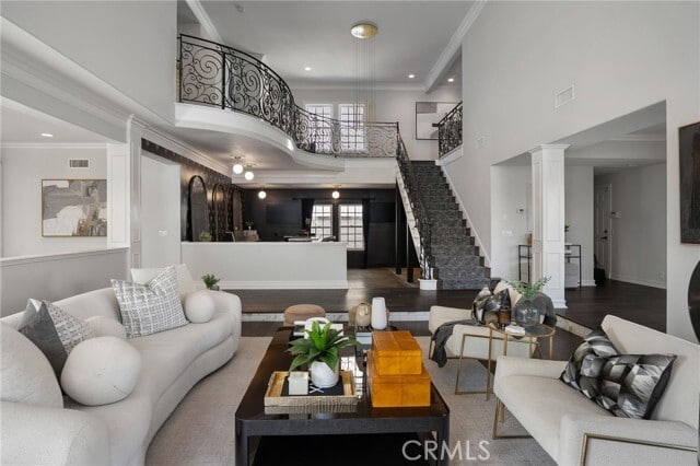 Building Photo - 5 Hillsborough