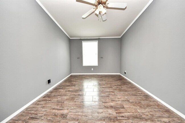 Building Photo - 4000 Mustang Rd