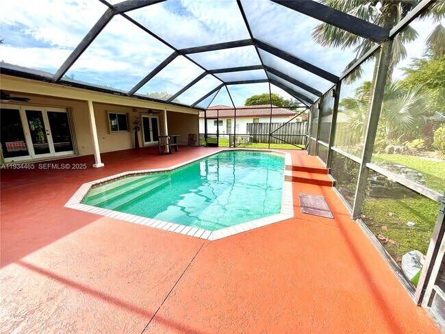 Building Photo - 10001 NW 11th Manor