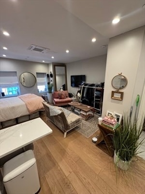 Building Photo - 267 Newbury St