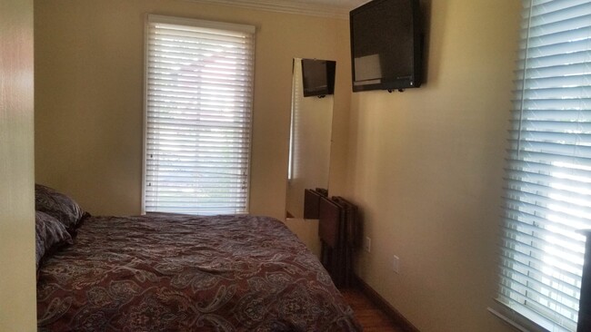 Building Photo - Extended Stay Studio apartment, 1 bed, 1 b...