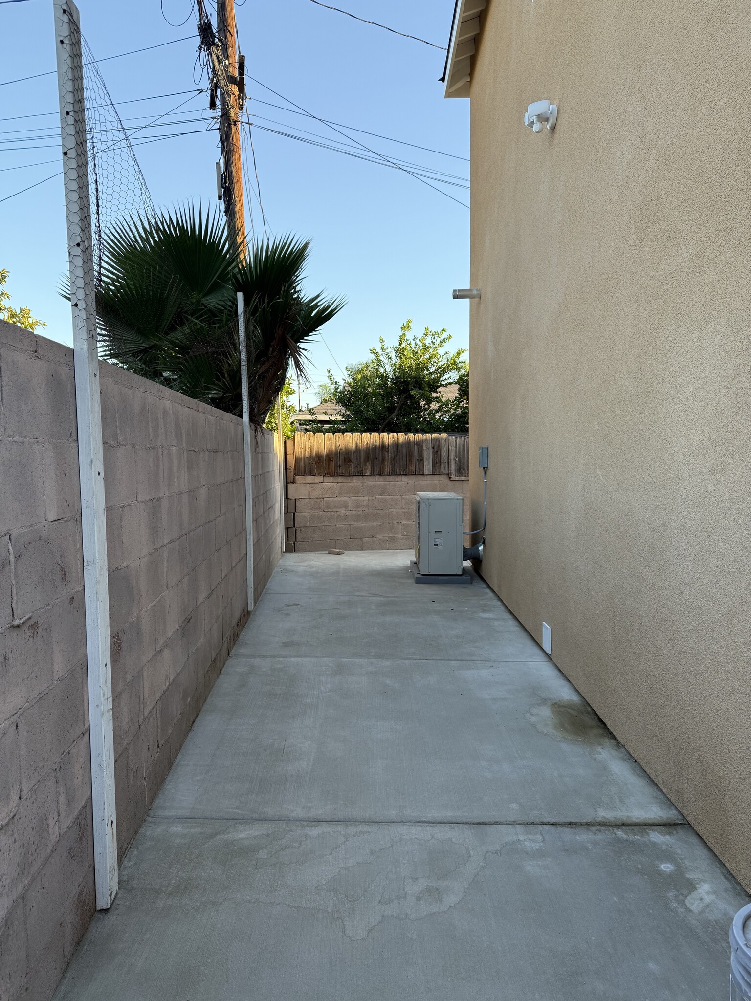 Building Photo - 9610 Dorrington Ave