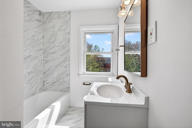 Building Photo - 1870 Yakona Rd