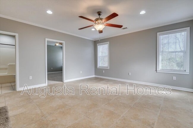 Building Photo - 719 Bonnie Oaks Ln