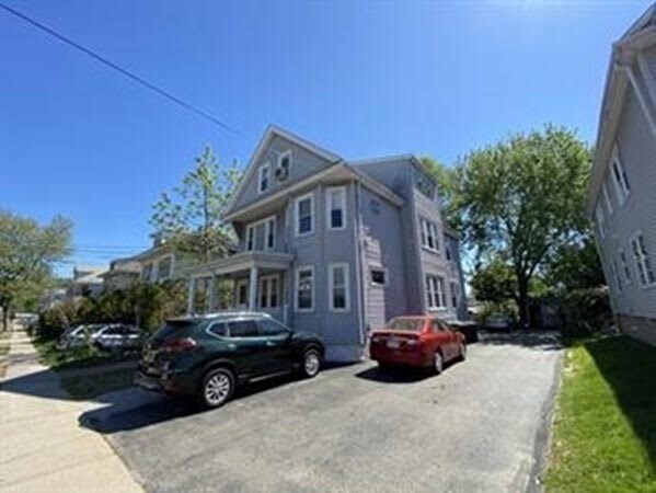 Building Photo - 155 School St