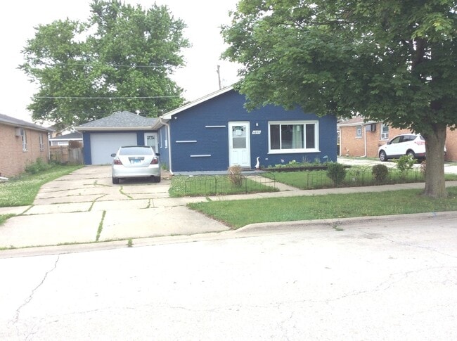 Building Photo - 6255 Birmingham St
