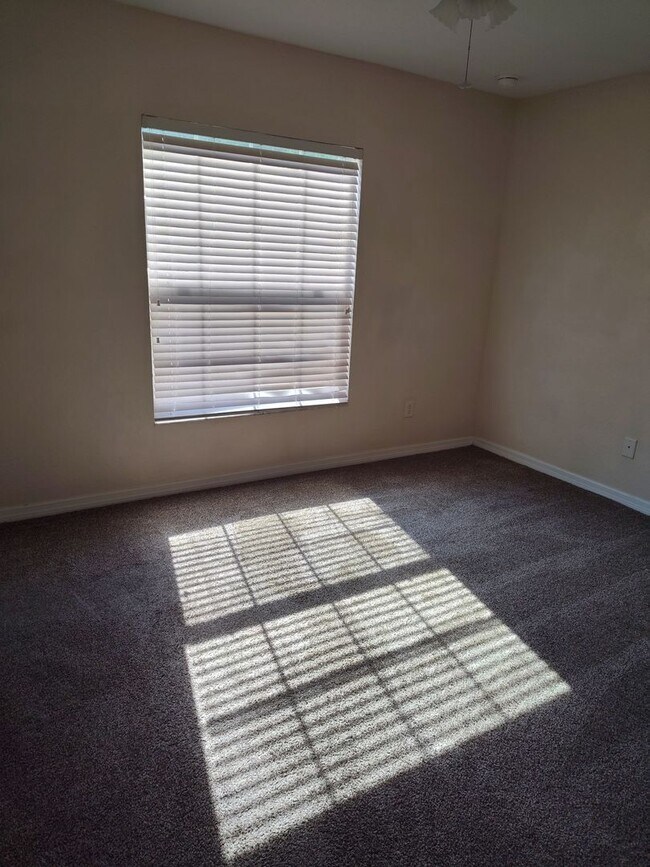 Building Photo - Oak Crest – 4BR/3BA Home with Covered Pati...
