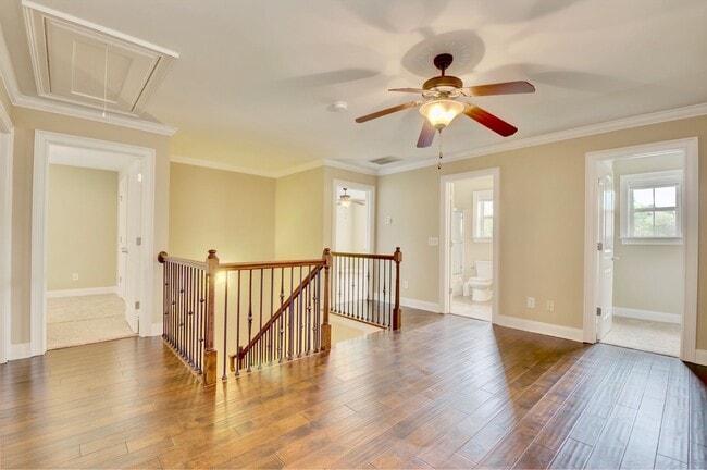 Building Photo - Spacious 4 Bed, 2.5 Bath Home in Desirable Lundy Chase