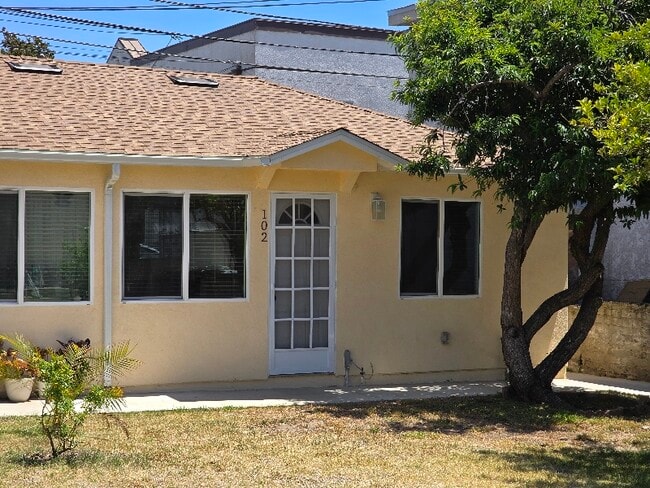 Building Photo - 308 E Elmwood Ave