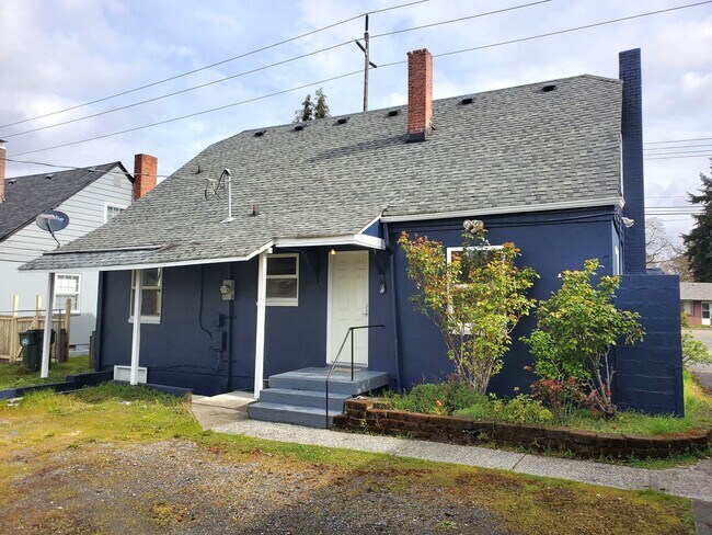 Building Photo - Classic Craftsman Home Available
