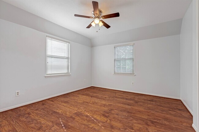 Building Photo - 12615 Retreat Trail