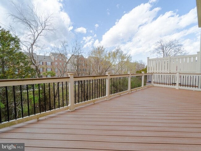 Building Photo - 22595 Windsor Locks Square