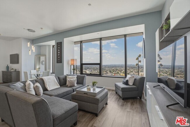 Building Photo - 1100 Wilshire Blvd