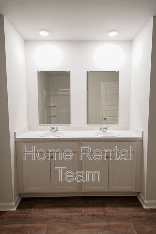 Building Photo - 139 Painted Lady Lp