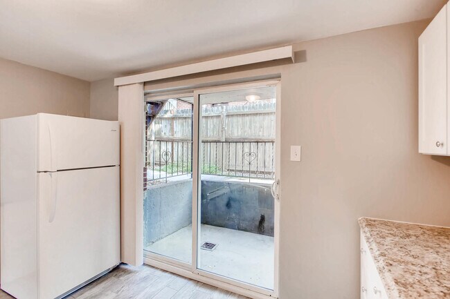 Building Photo - 2517 Kingston St