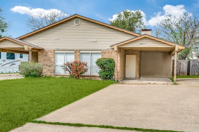 Primary Photo - 2Bed / 2Bath Duplex • Kitchen Appliances I...