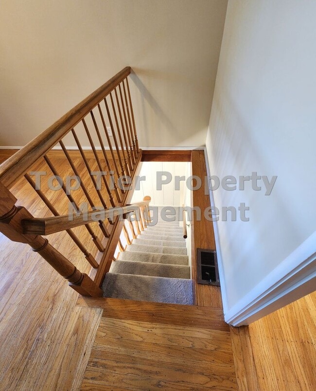 Building Photo - Beautiful 3-bedroom, 2-bathroom home locat...