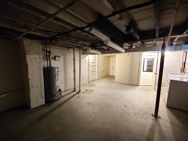 Building Photo - *Recently Updated 2BD/1.5BA Duplex Availab...