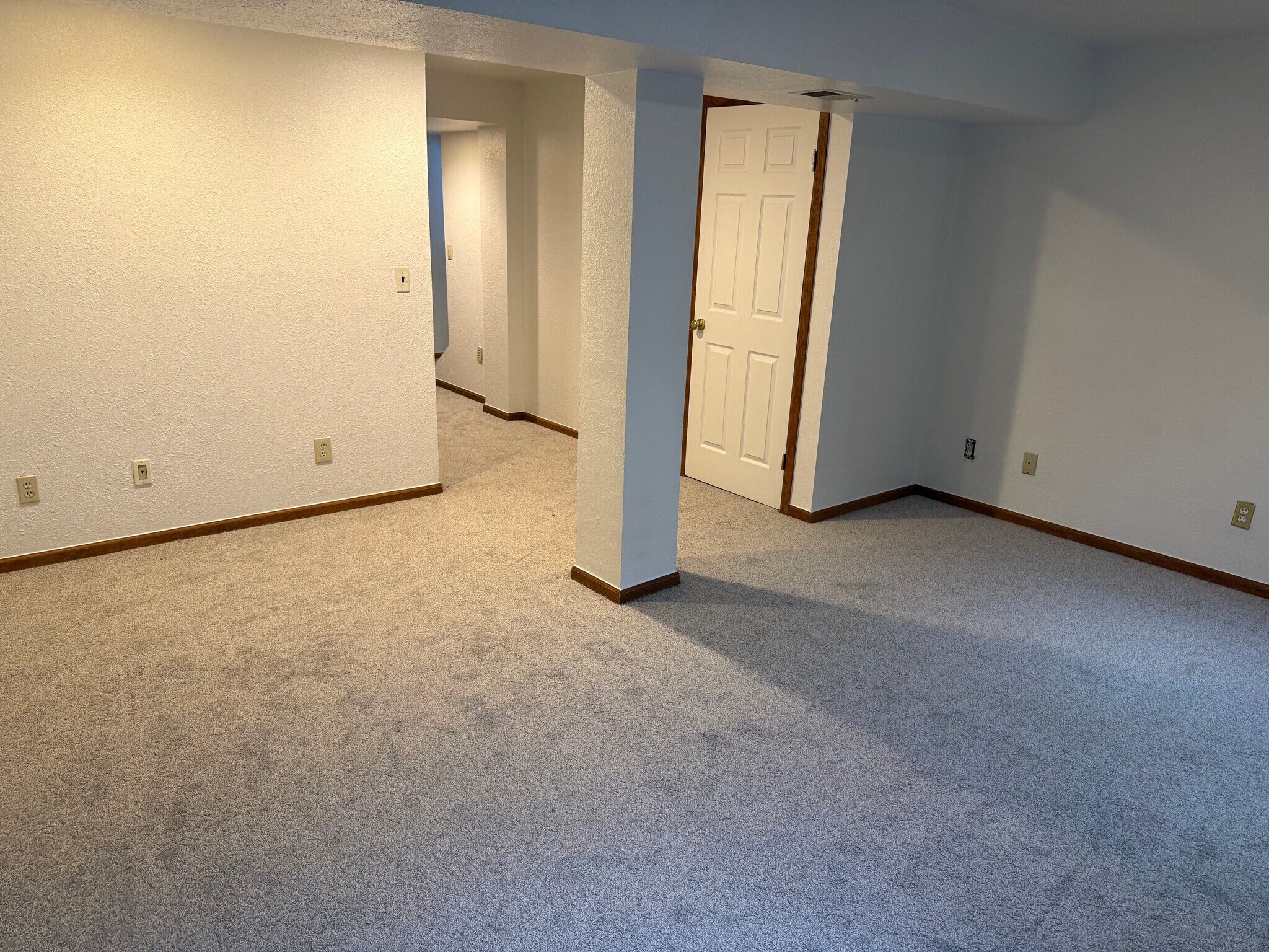 Basement Bedroom - 6734 Yarrow St