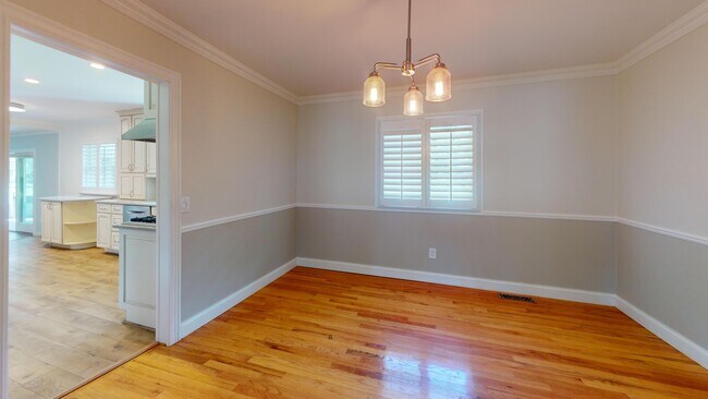 Building Photo - 3480 Arrowvale St