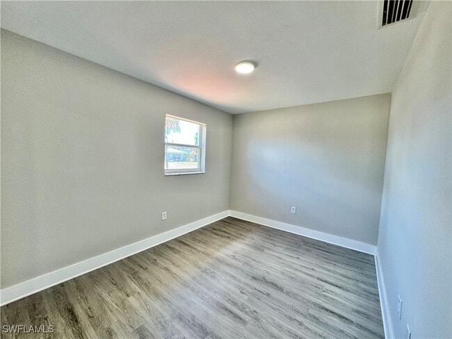 Building Photo - 531 99th Ave N